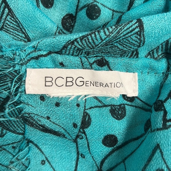 🎀 BCBGeneration Bow Infinity Scarf 🎀 - Picture 2 of 4